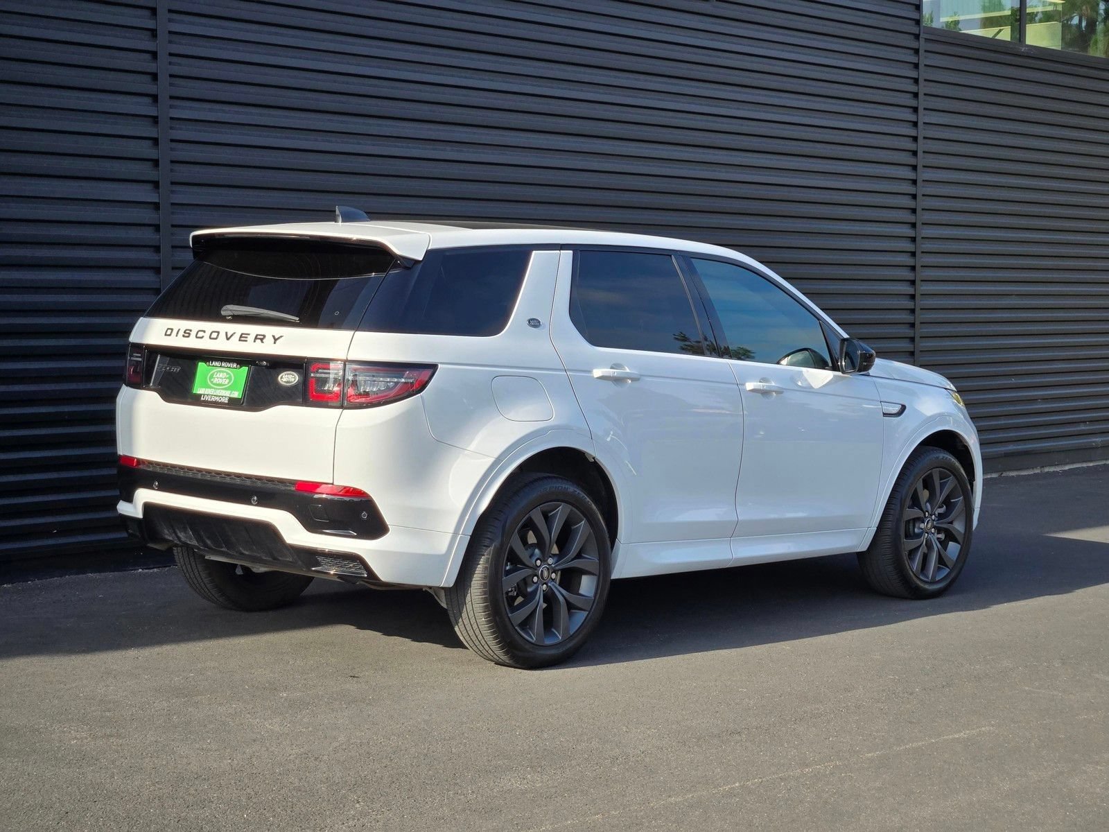 Used 2023 Land Rover Discovery Sport SE R-Dynamic AWD/4WD image 7