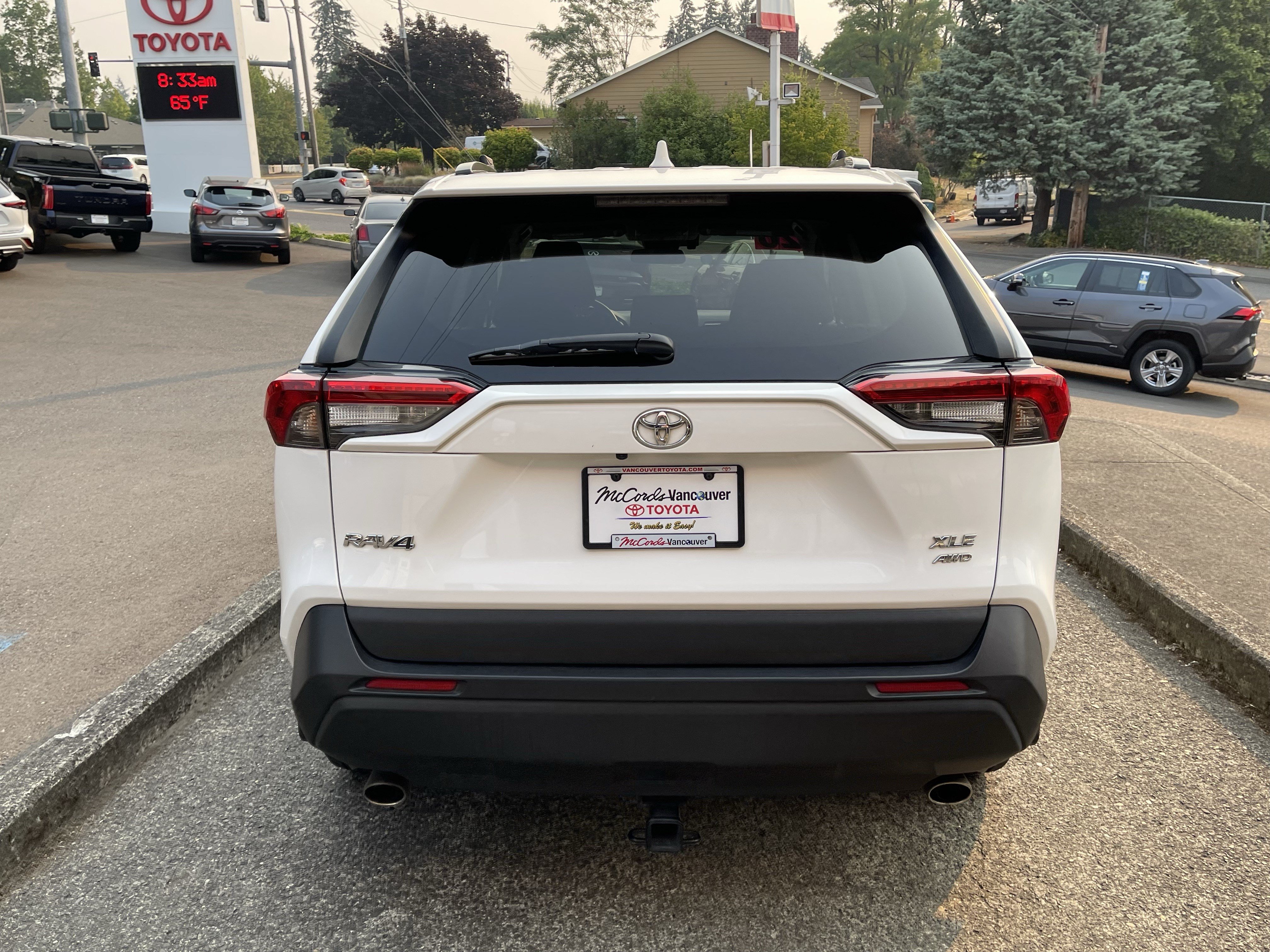 Certified 2020 Toyota RAV4 XLE w/ XLE Grade Weather Package AWD/4WD image 5