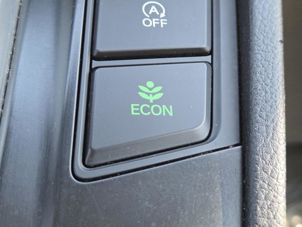 Used 2022 Honda CR-V LX image 4