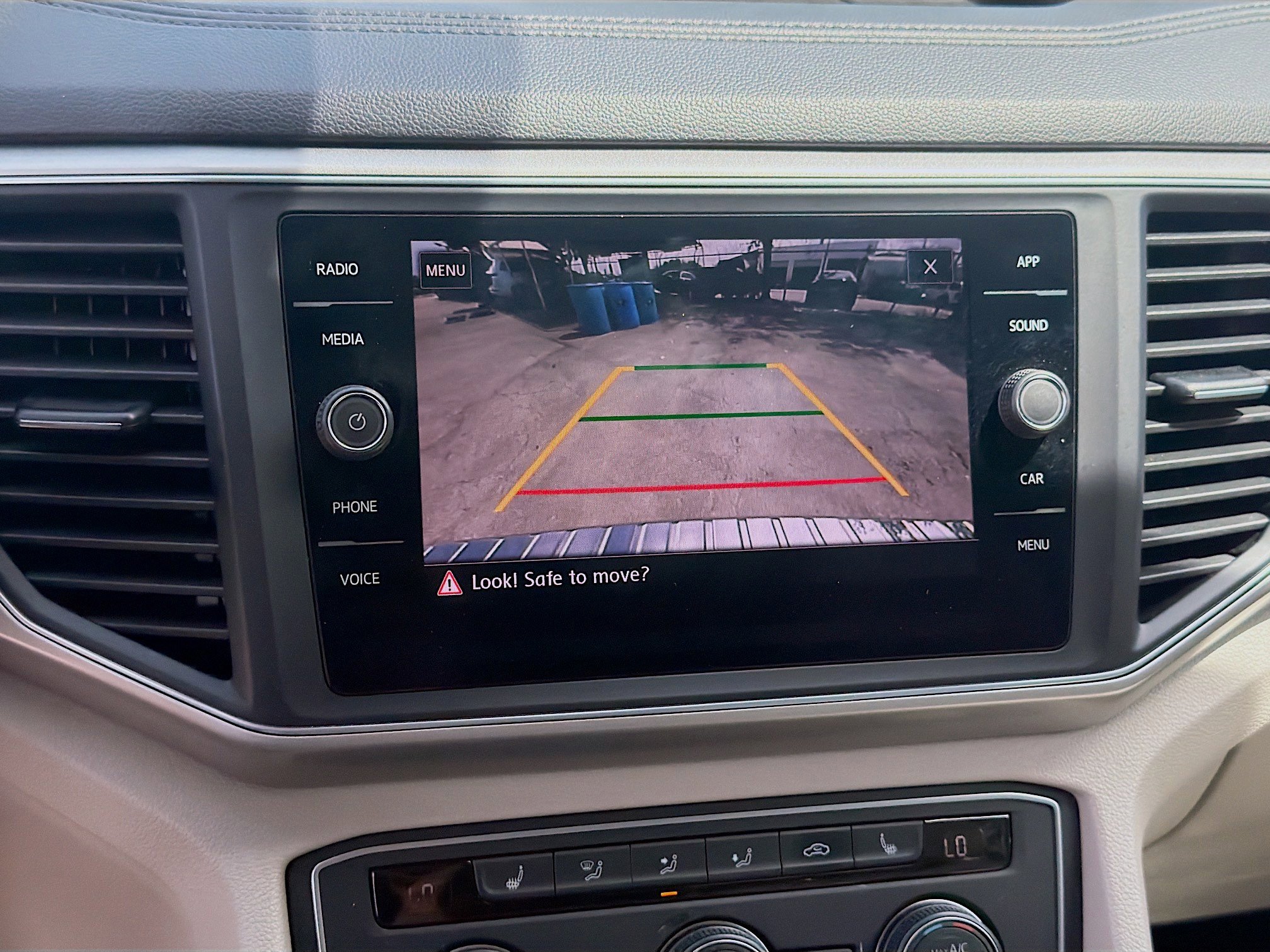 Used 2019 Volkswagen Atlas SE w/ Towing Package FWD image 14