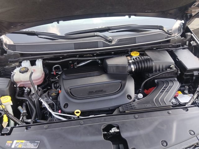 Used 2023 Chrysler Pacifica Touring-L FWD image 26