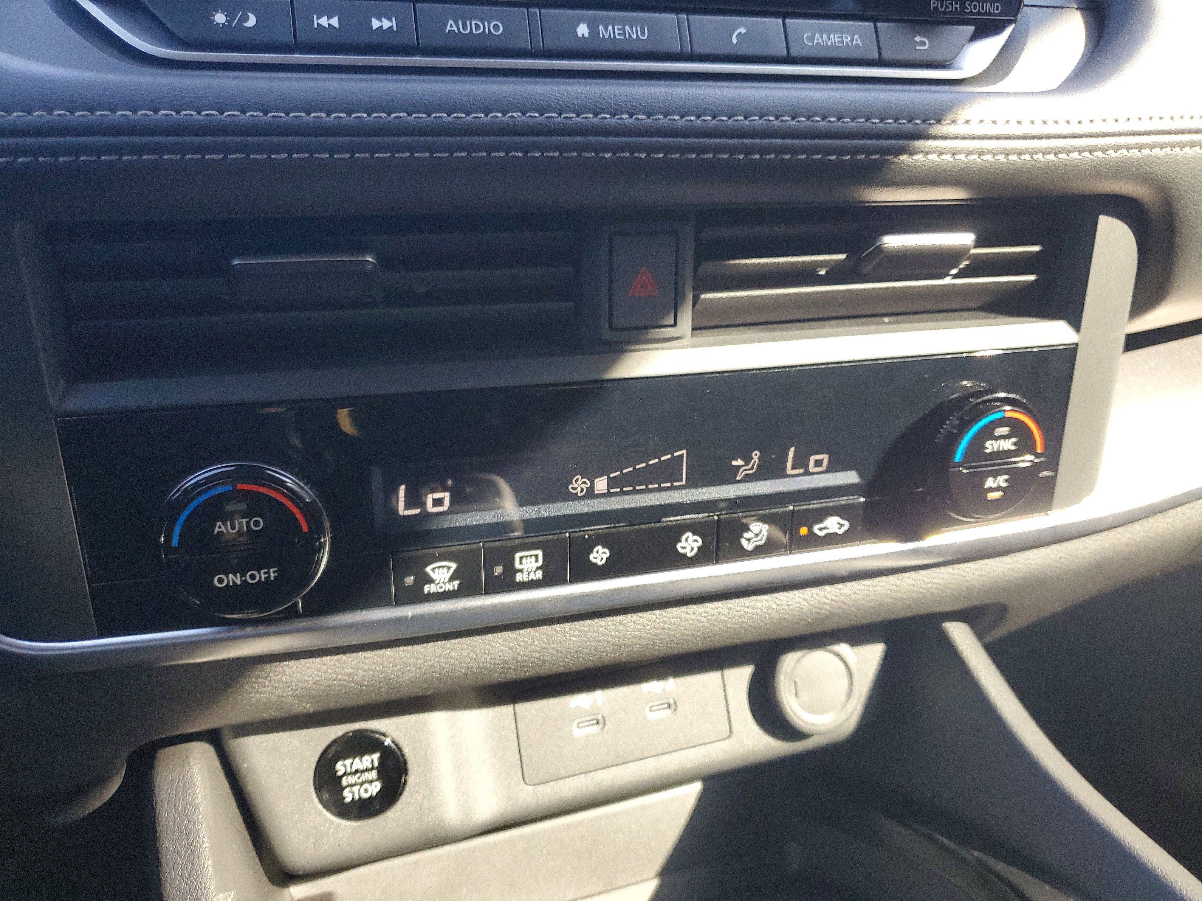 Used 2024 Nissan Rogue SV image 21