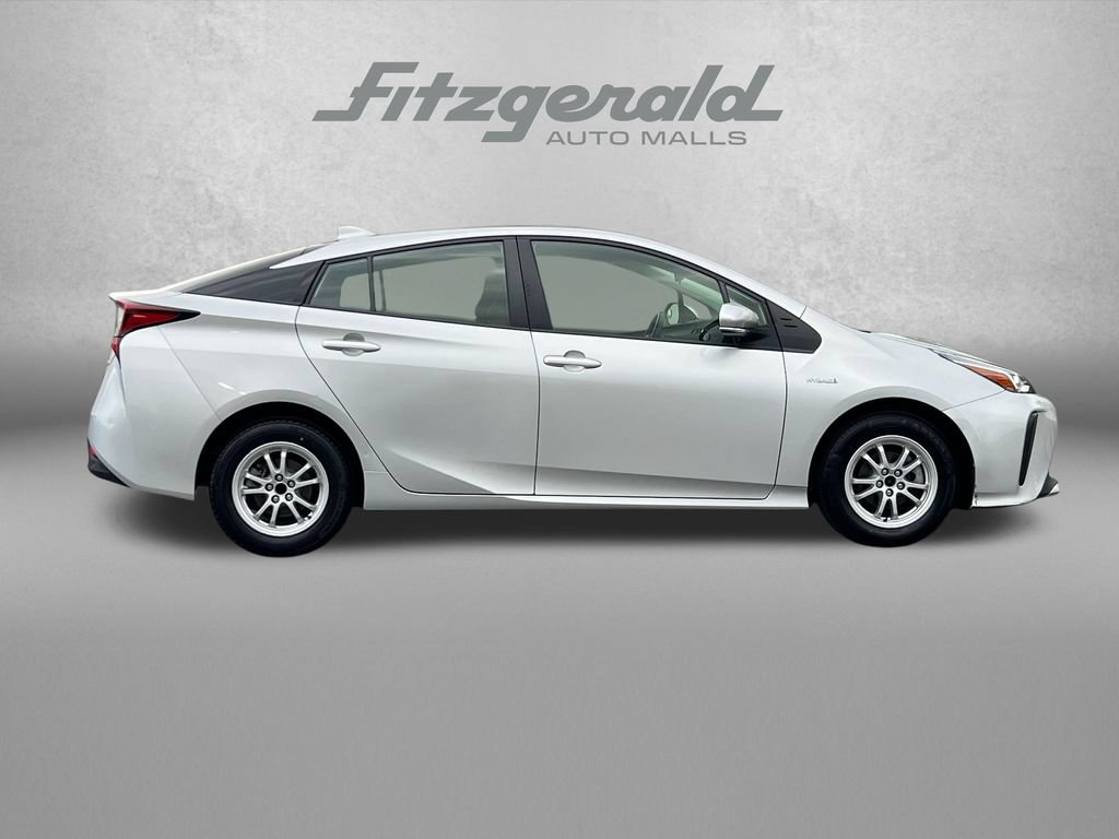 Used 2022 Toyota Prius L Eco FWD image 3