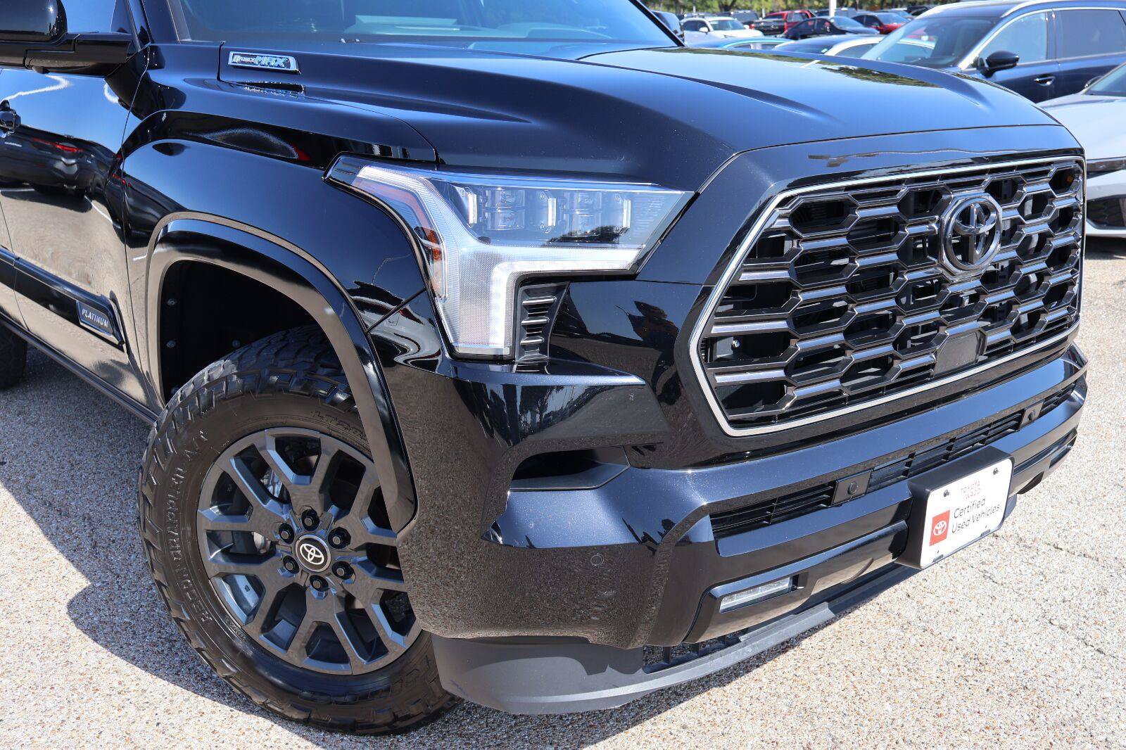 Used 2025 Toyota Sequoia Platinum AWD/4WD image 8