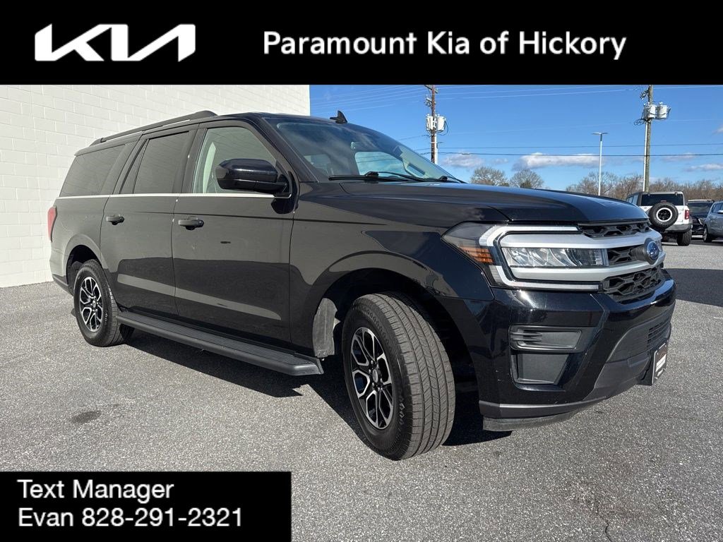 Used 2024 Ford Expedition Max XLT image 3