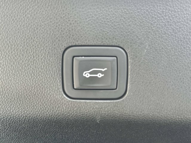 Used 2023 Chevrolet Tahoe RST w/ Luxury Package RWD image 11