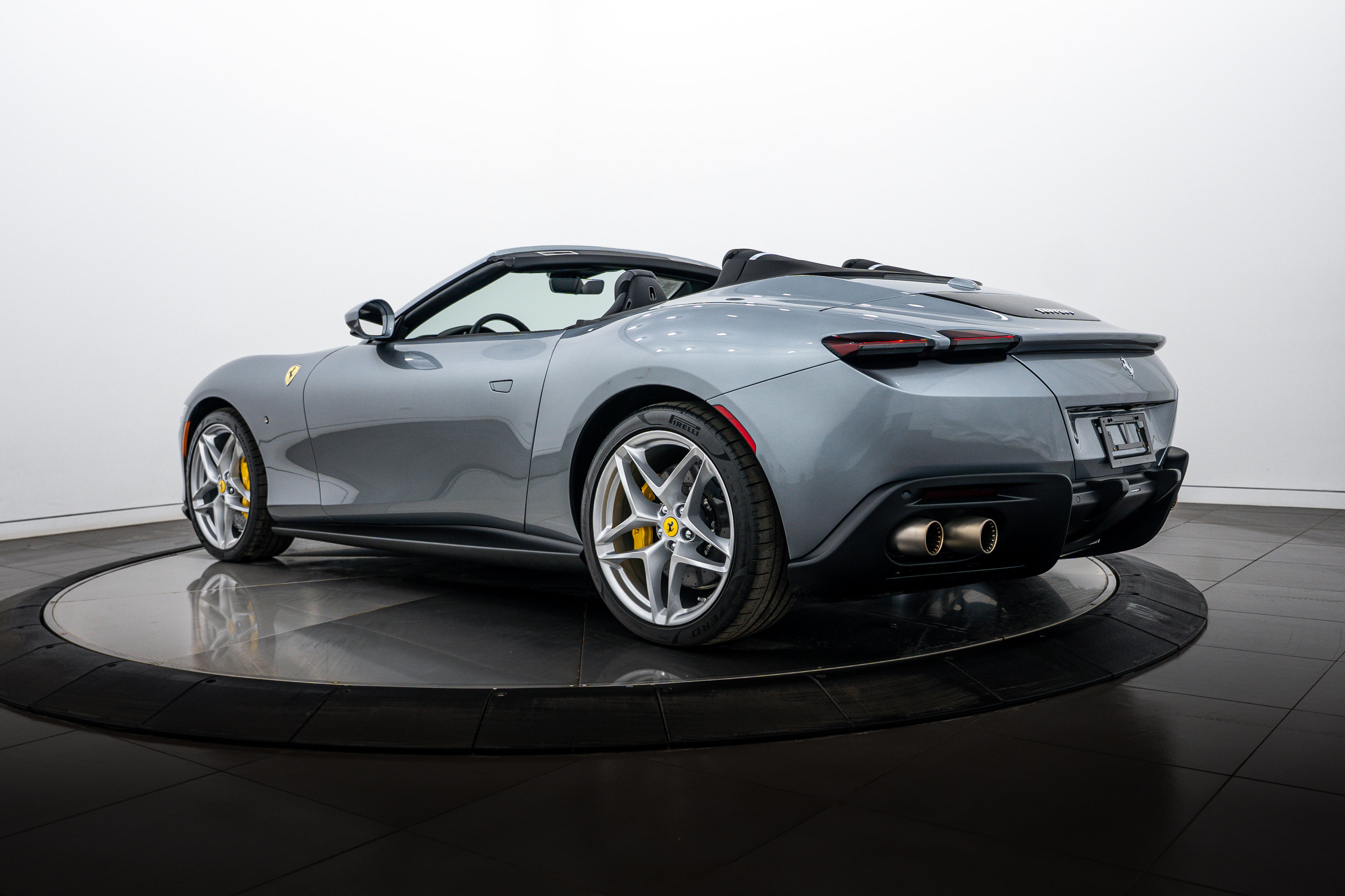 Used 2025 Ferrari Roma Spider image 3