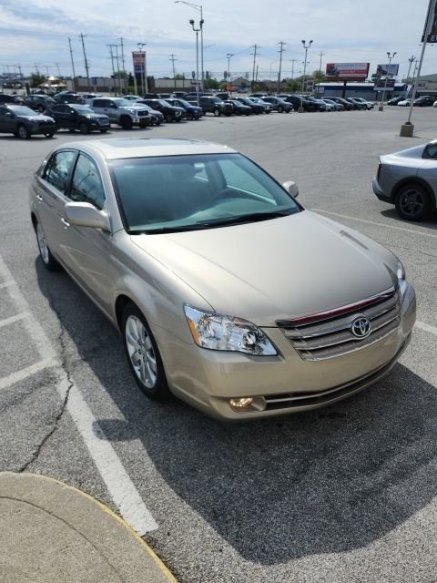 Used 2007 Toyota Avalon XLS FWD image 2