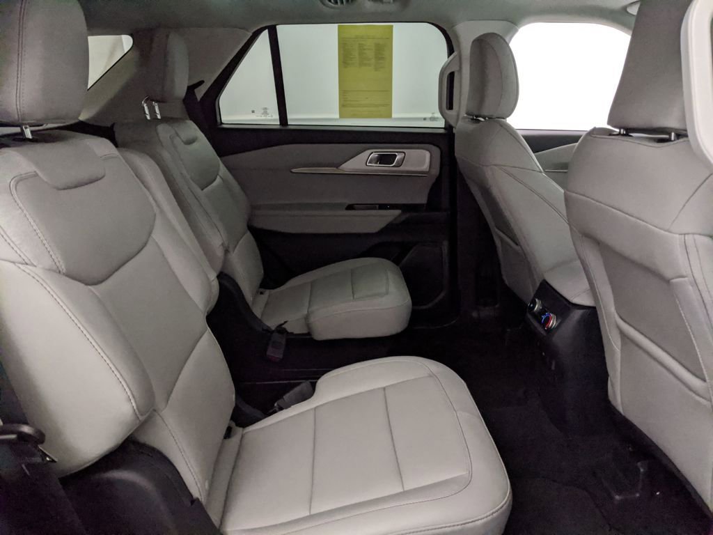 New 2025 Ford Explorer Active w/ Active Comfort Package image 26