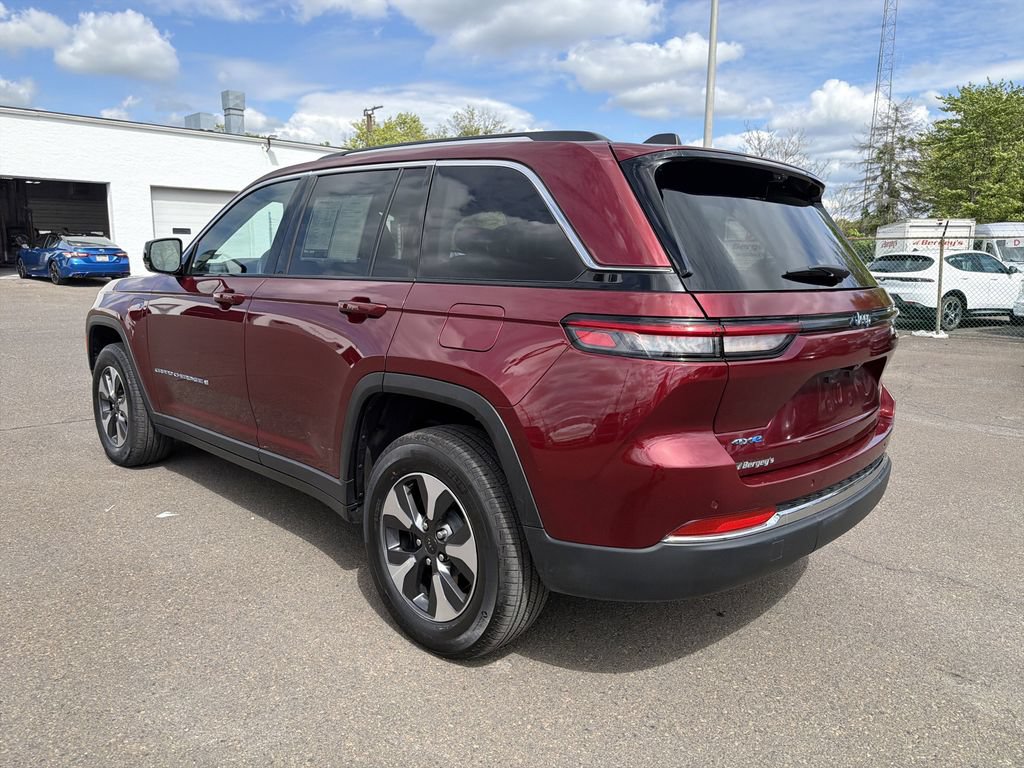 Used 2022 Jeep Grand Cherokee Limited 4xe w/ Luxury Tech Group II AWD/4WD image 3