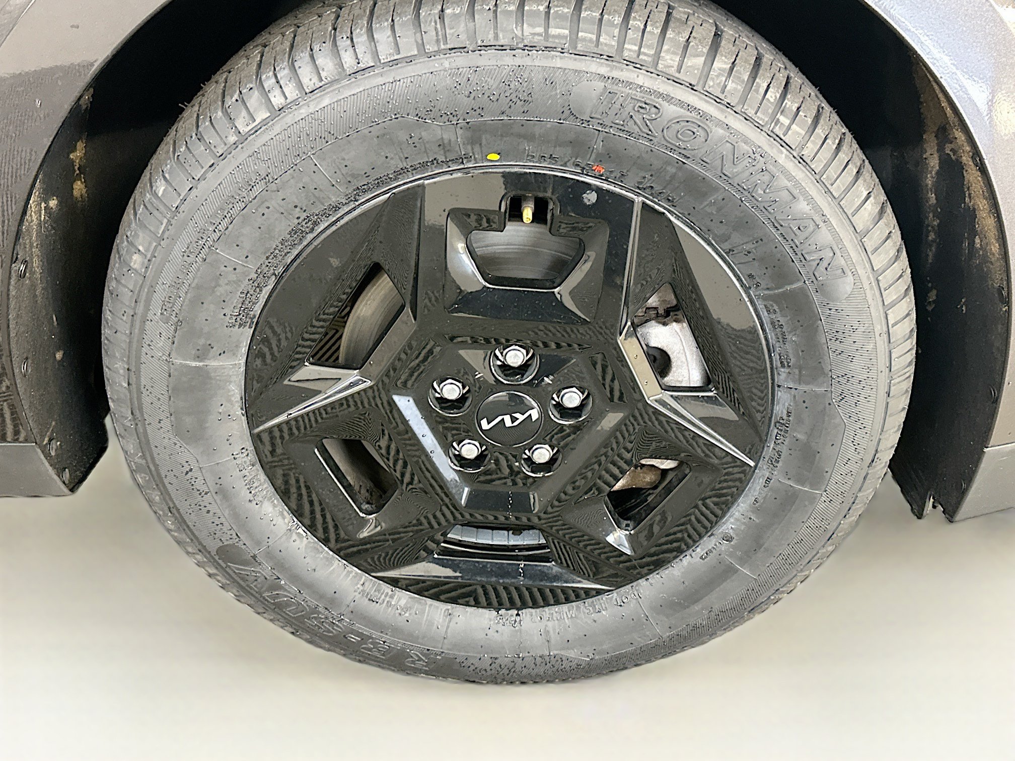 Used 2026 Kia Carnival FWD image 11