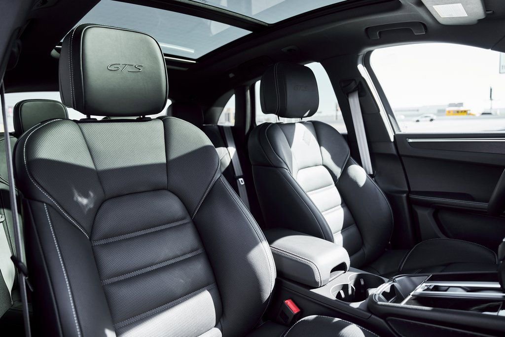 Used 2025 Porsche Macan GTS image 44