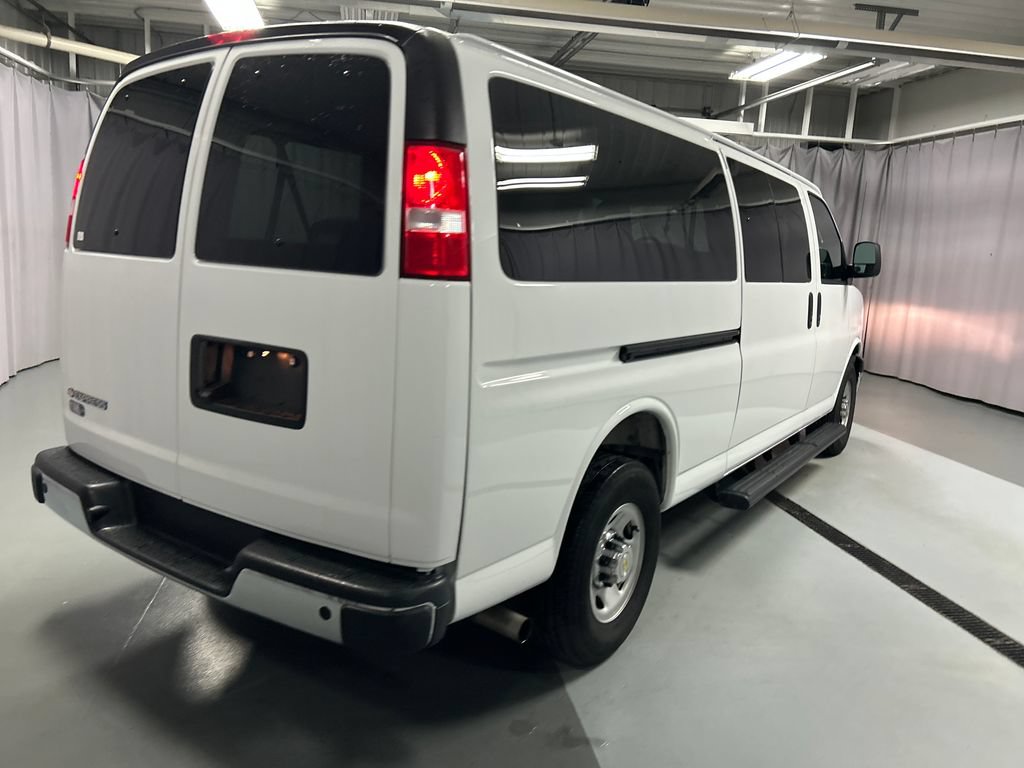 Used 2025 Chevrolet Express 3500 LT w/ LT Preferred Equipment Group RWD image 7