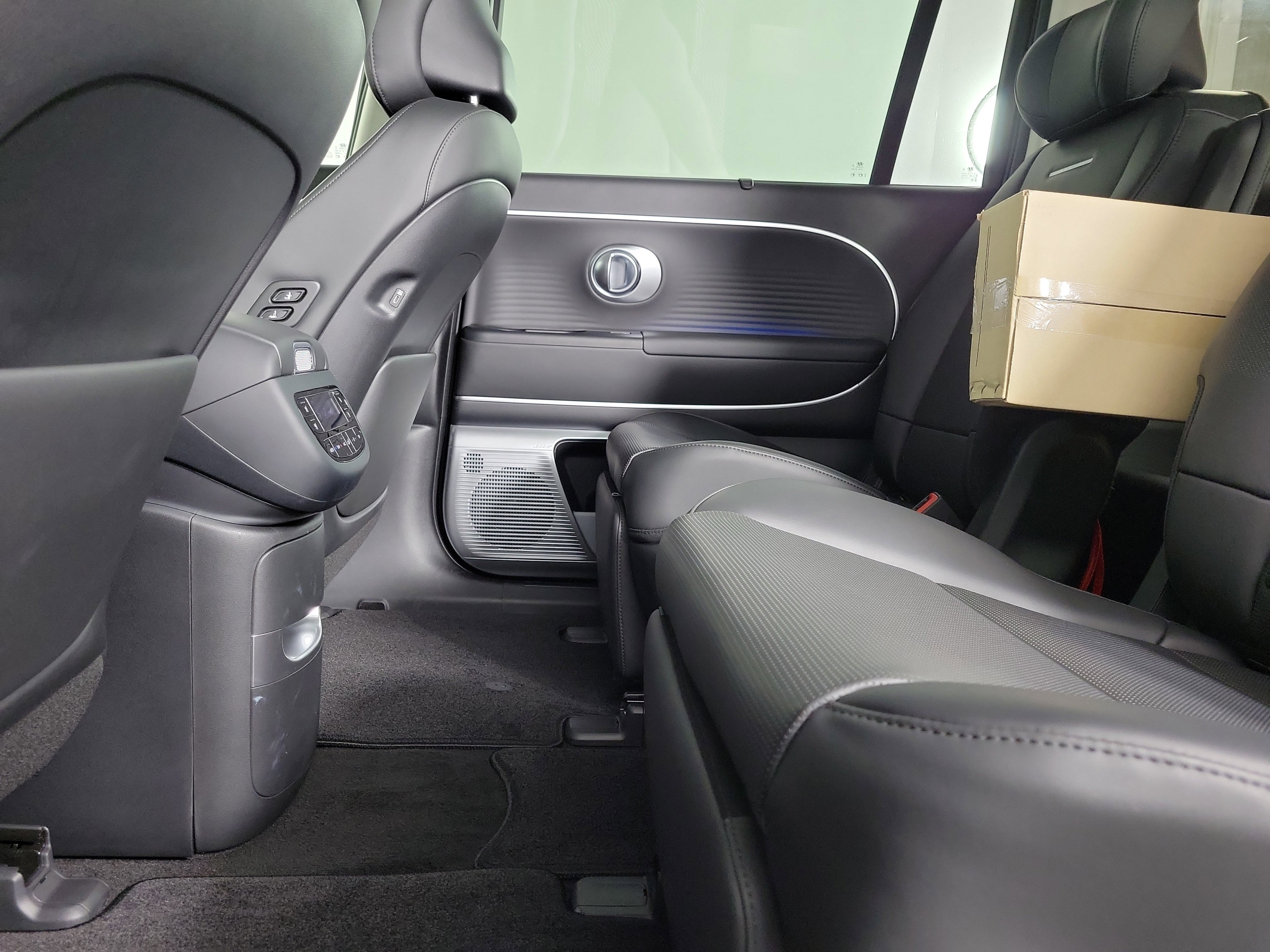 New 2026 Hyundai Ioniq 9 Limited image 33