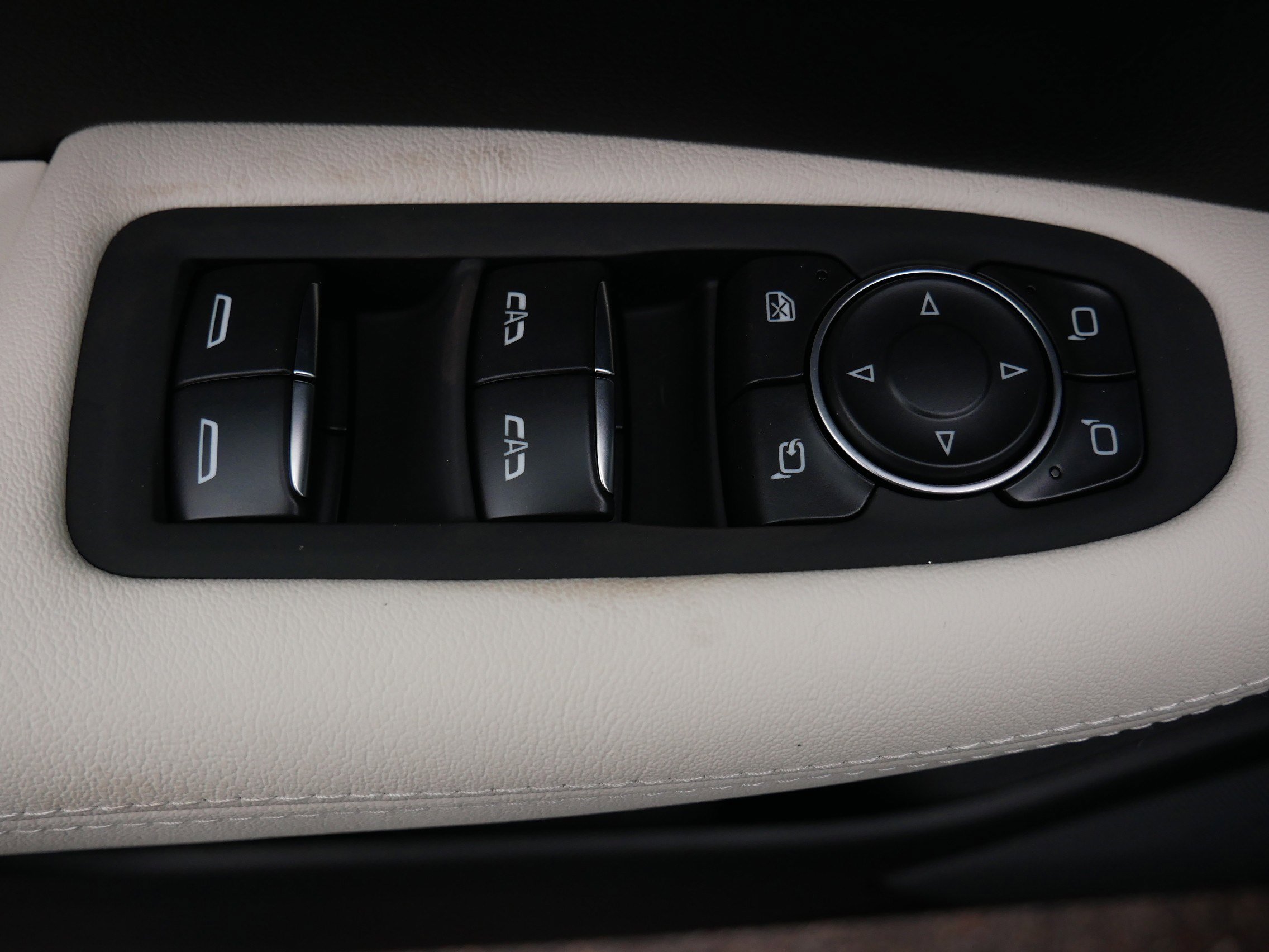 Used 2026 Cadillac XT5 Sportv w/ LPO, Floor Liner Package image 17