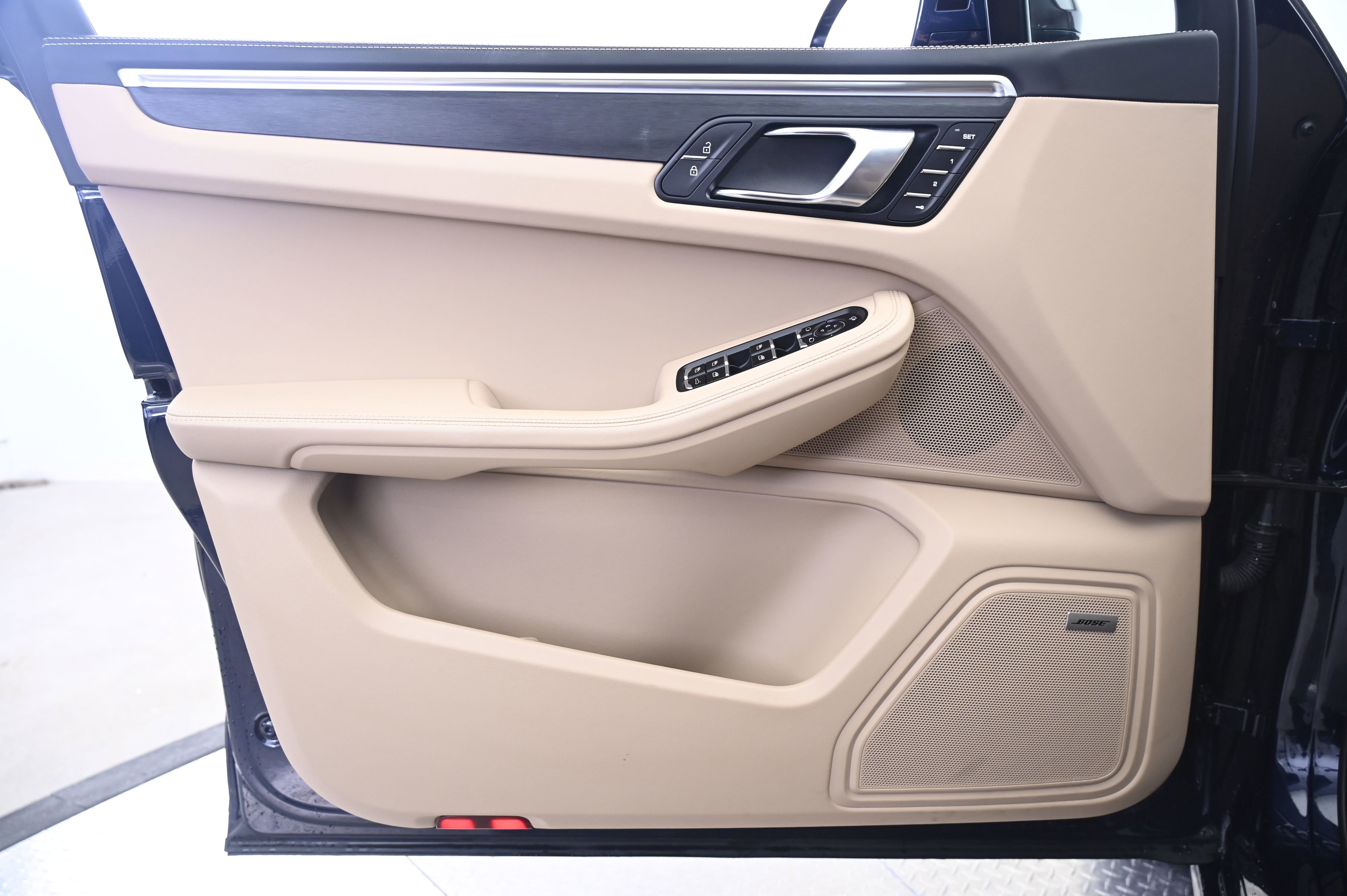 Certified 2022 Porsche Macan GTS image 26