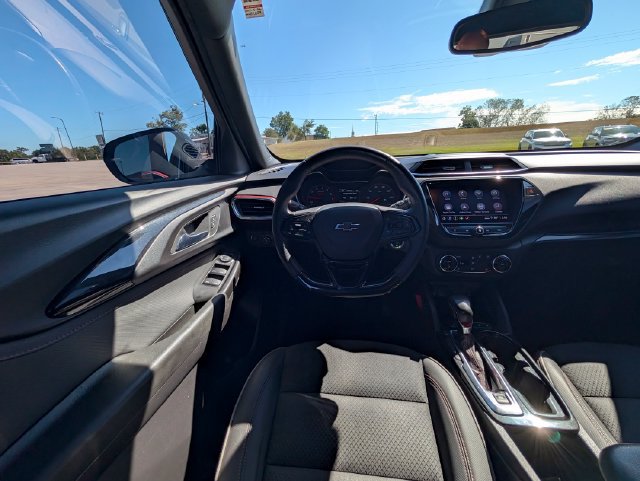 Used 2023 Chevrolet TrailBlazer RS w/ Convenience Package FWD image 13