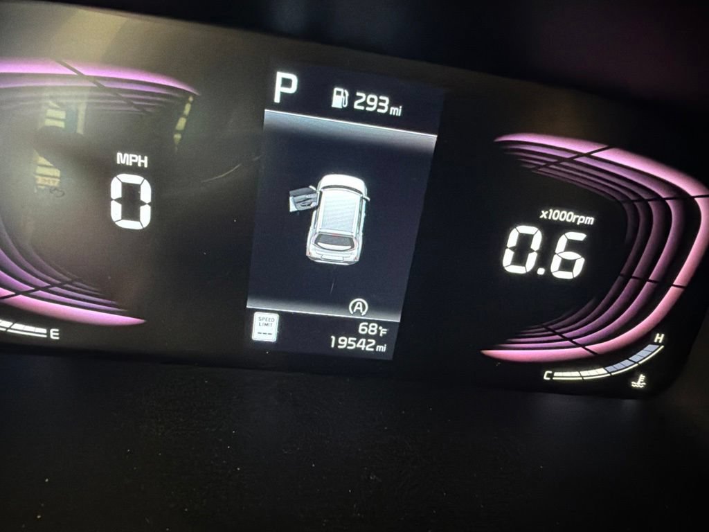 Used 2024 Kia Soul S FWD image 3