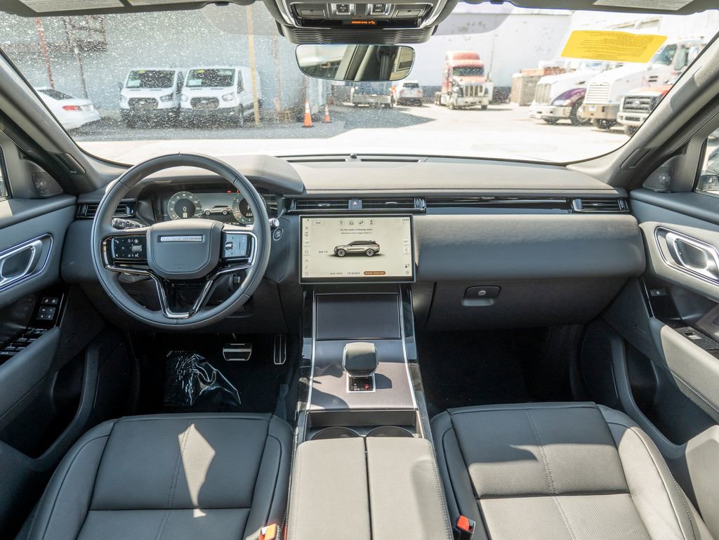 New 2026 Land Rover Range Rover Velar Dynamic SE image 16