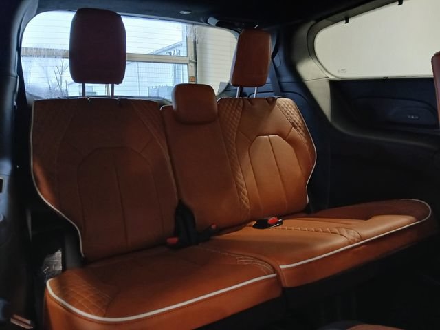 New 2026 Chrysler Pacifica Pinnacle AWD/4WD image 17
