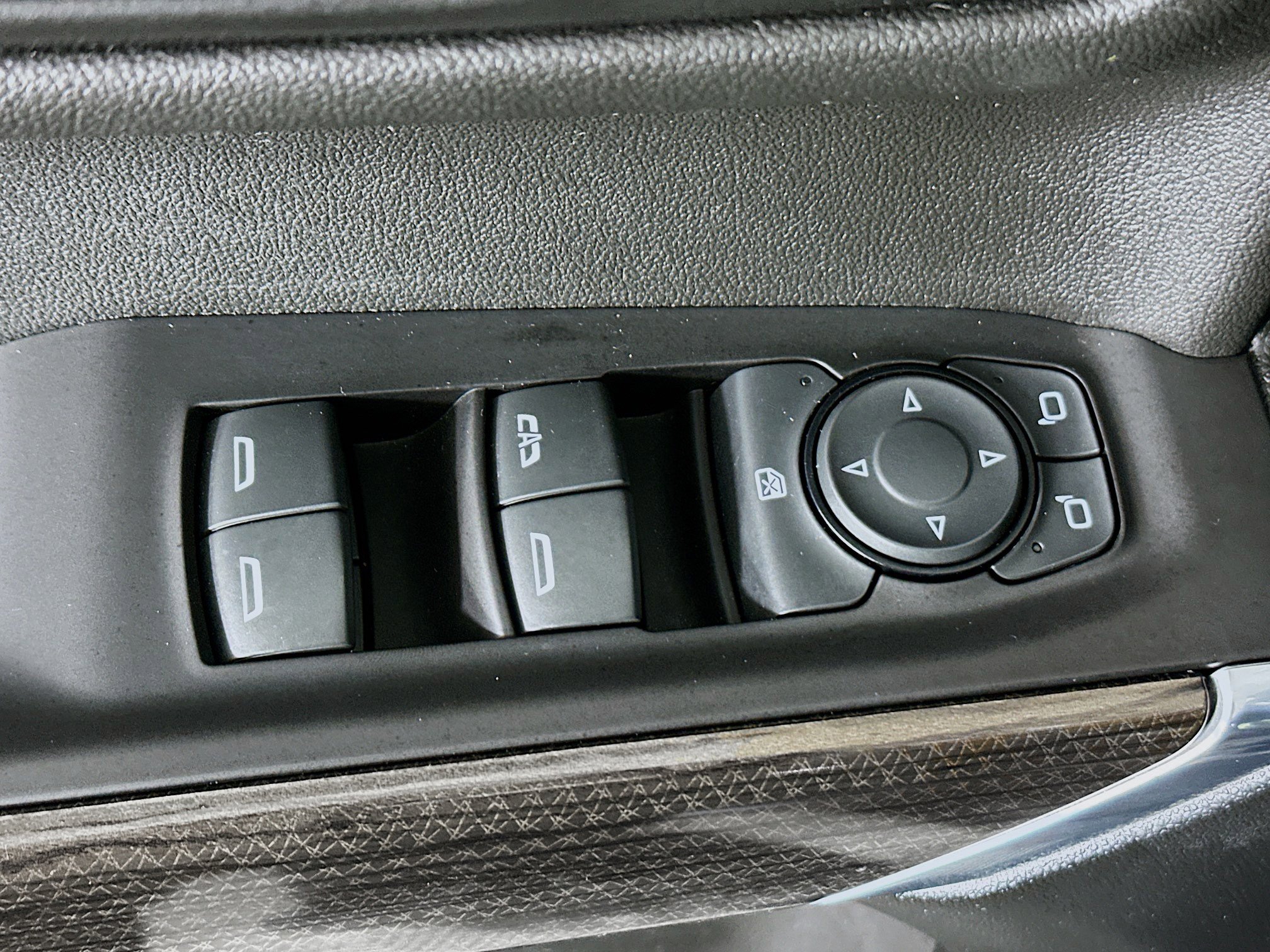 Used 2021 Chevrolet Silverado 1500 LT image 14