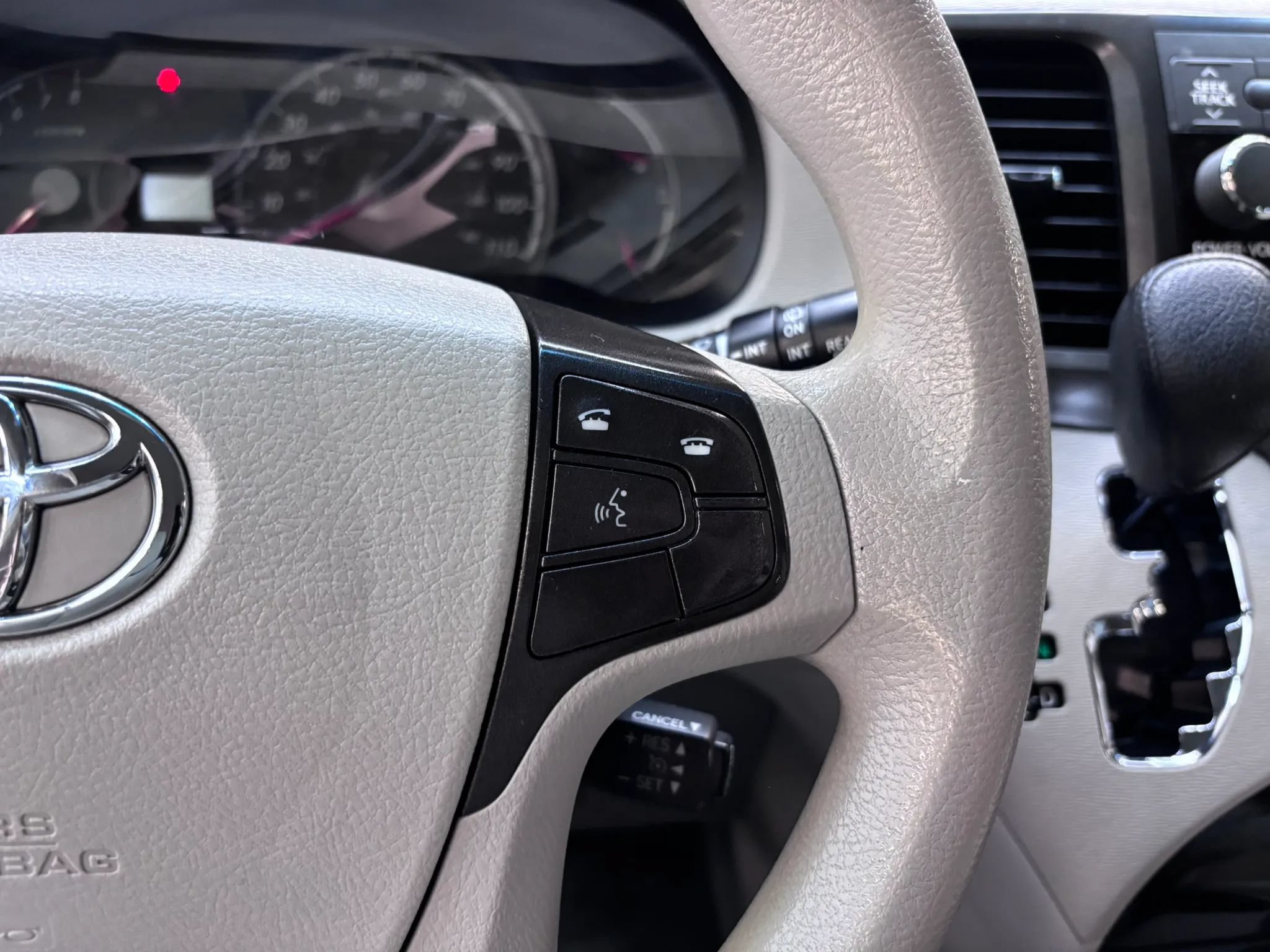 Used 2014 Toyota Sienna LE FWD image 14