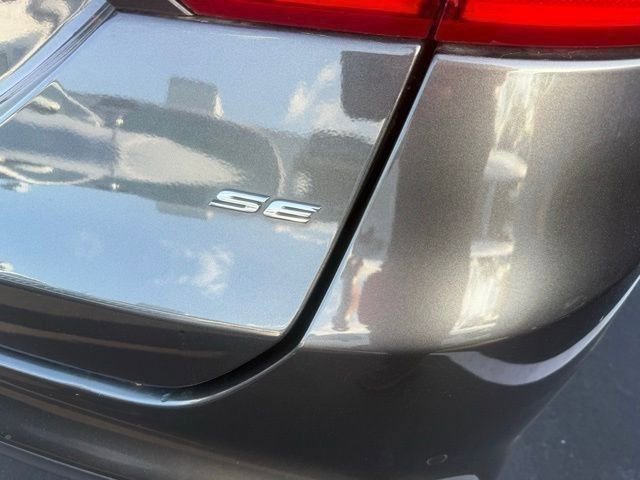 Used 2016 Ford Fusion SE FWD image 6