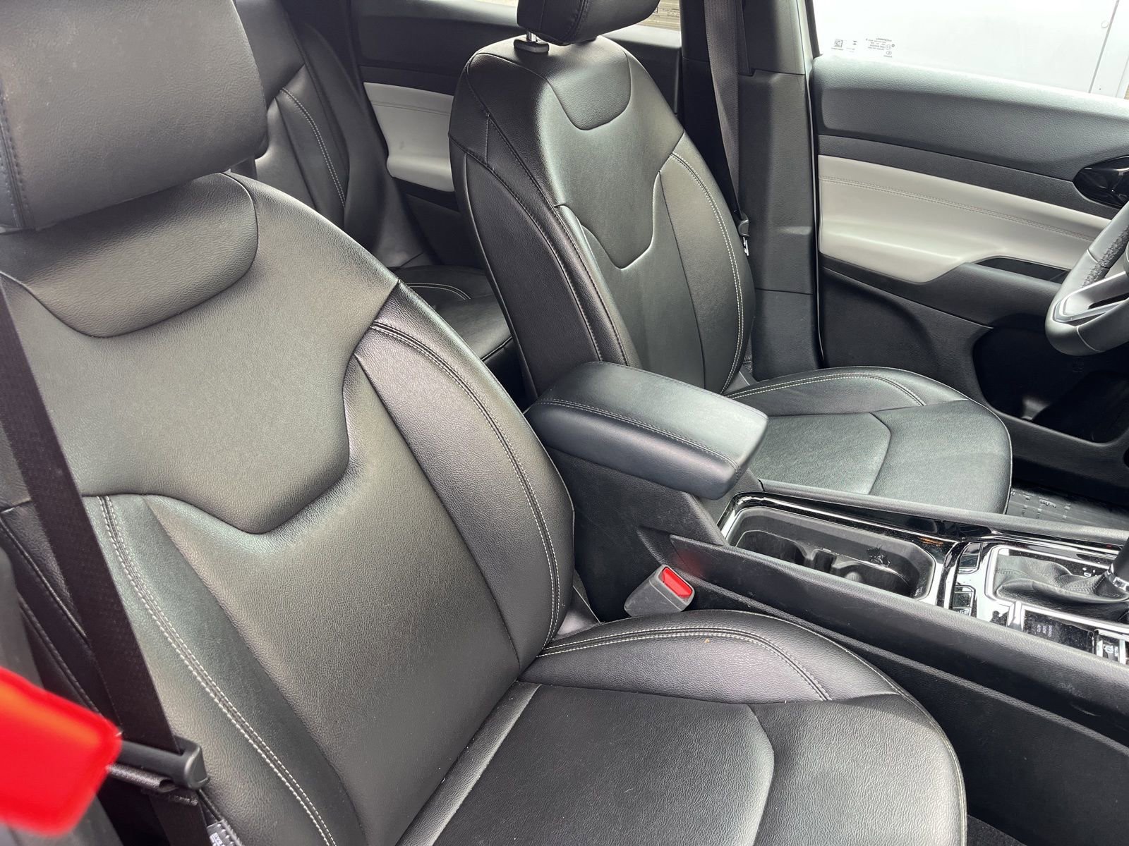Used 2025 Jeep Compass Limited AWD/4WD image 23
