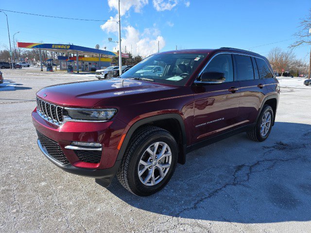 Used 2022 Jeep Grand Cherokee Limited image 2