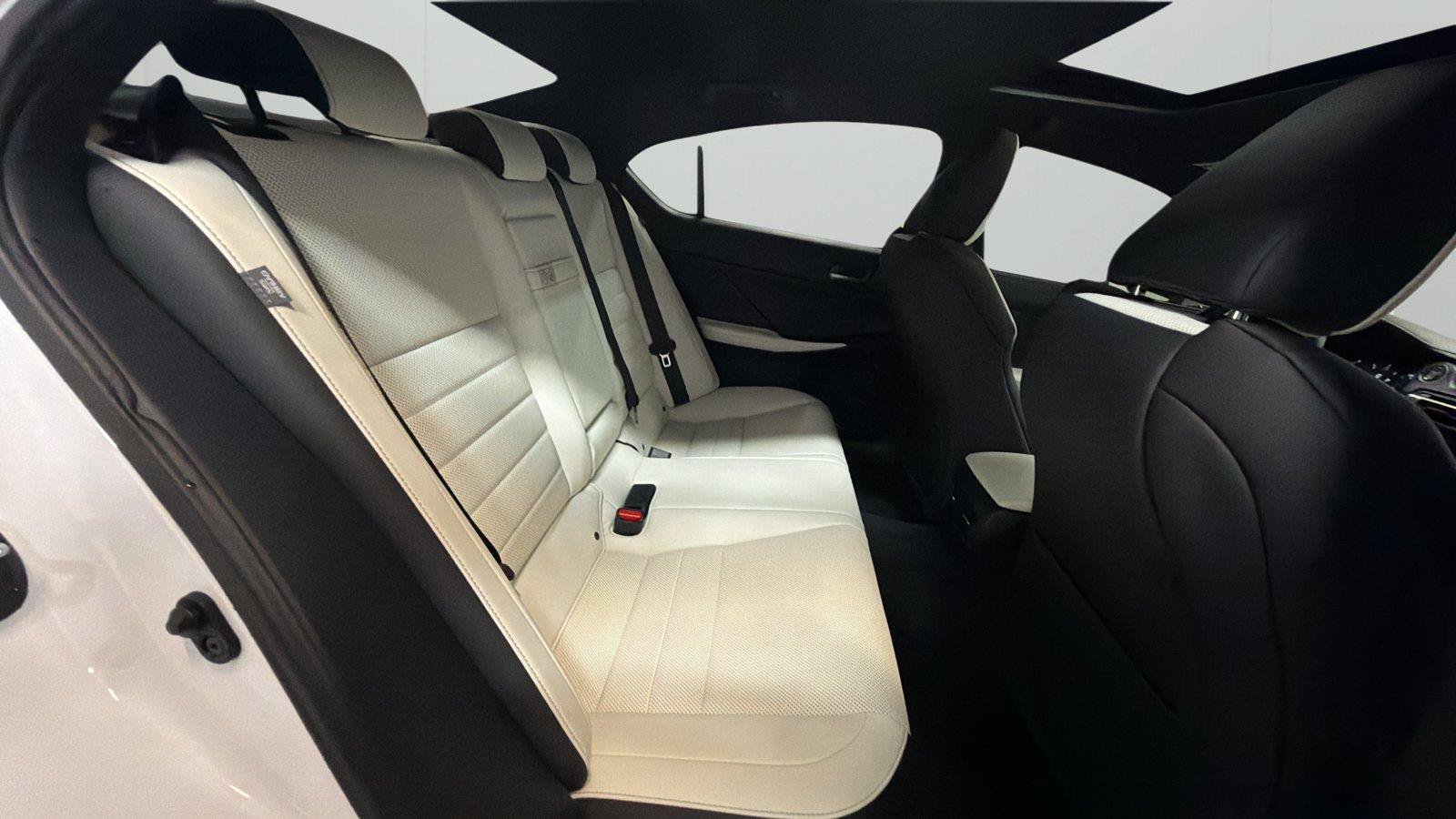 Used 2022 Lexus IS 350 F Sport RWD image 13