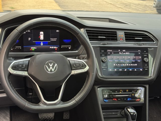 Used 2023 Volkswagen Tiguan SE w/ Panoramic Sunroof Package AWD/4WD image 25