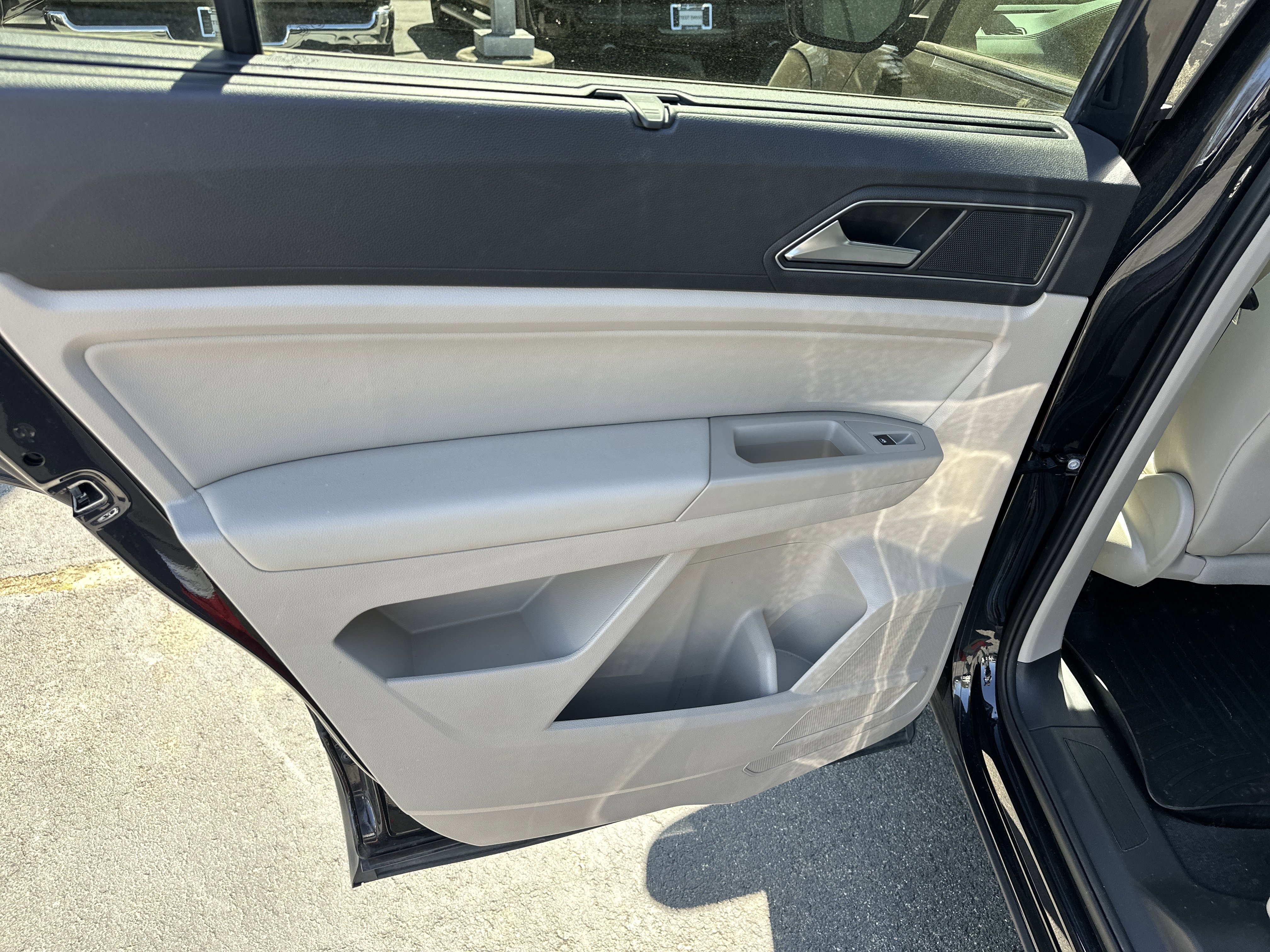 Used 2019 Volkswagen Atlas SEL R-Line image 24