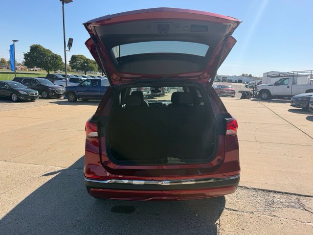 Certified 2022 Chevrolet Equinox RS w/ Infotainment Package FWD image 40