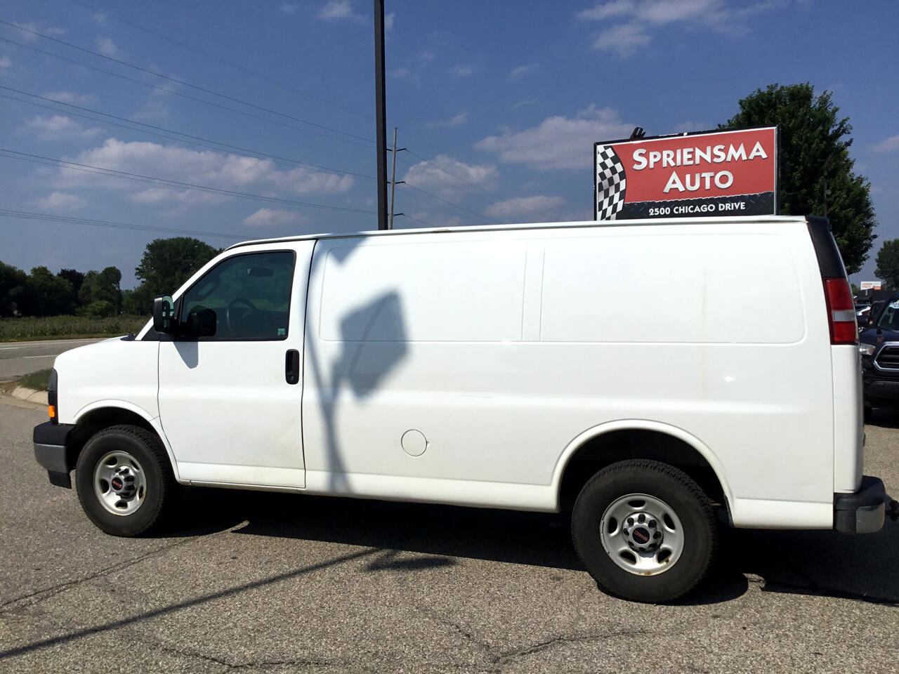 Used 2017 GMC Savana 2500 image 10