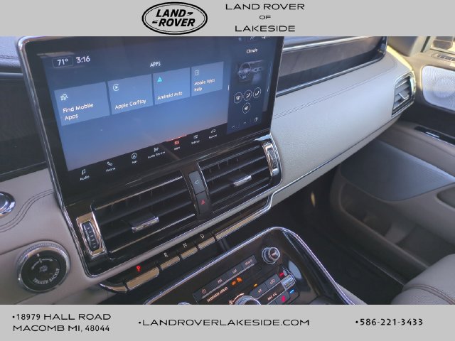 Used 2023 Lincoln Navigator Reserve w/ Equipment Group 201A AWD/4WD image 11