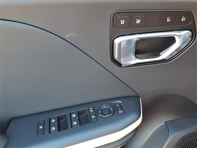 New 2025 Kia K4 GT-Line w/ GT-Line Premium Package image 17