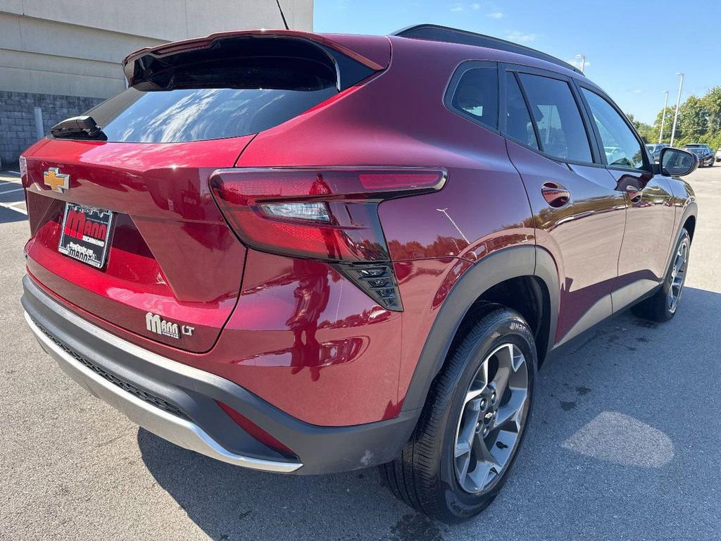 Used 2024 Chevrolet Trax LT image 5