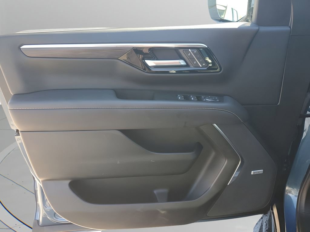 Used 2025 Chevrolet Tahoe Premier image 26