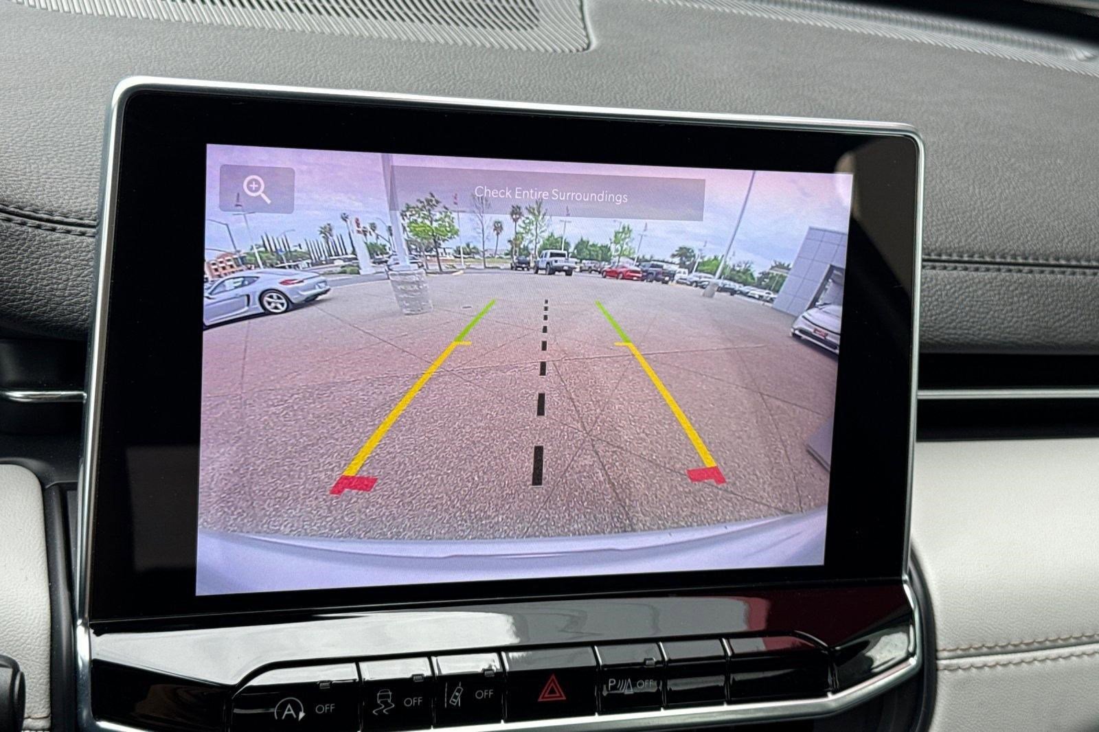 Used 2025 Jeep Compass Limited image 17