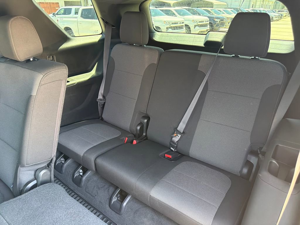 Certified 2022 Chevrolet Traverse LT FWD image 31