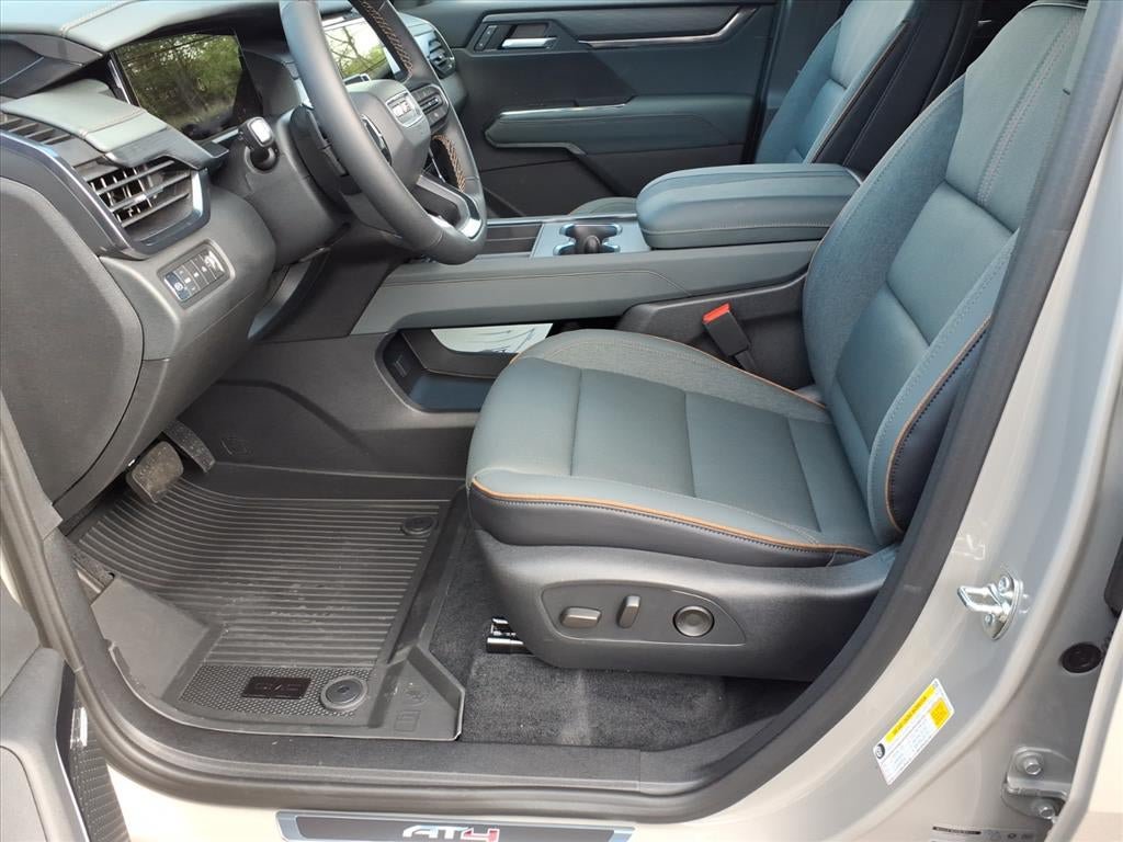 New 2026 GMC Acadia AT4 w/ Luxury Package AWD/4WD image 13