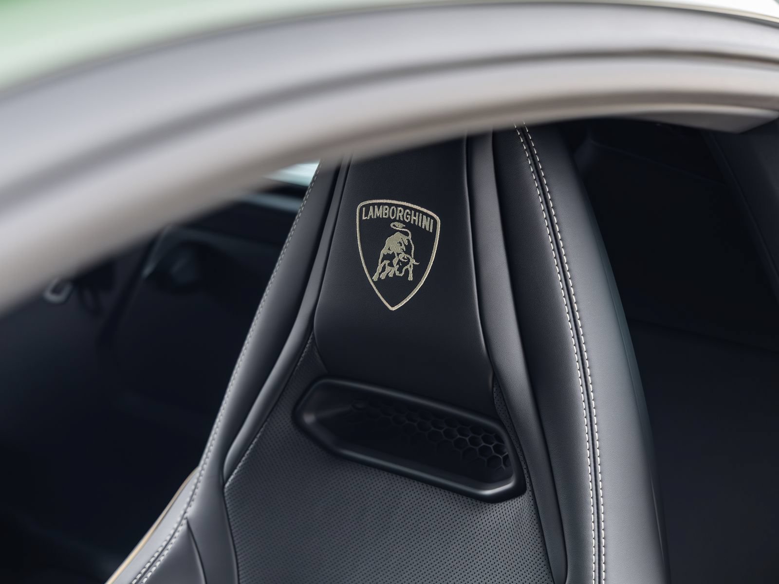Used 2026 Lamborghini Temerario AWD/4WD image 40