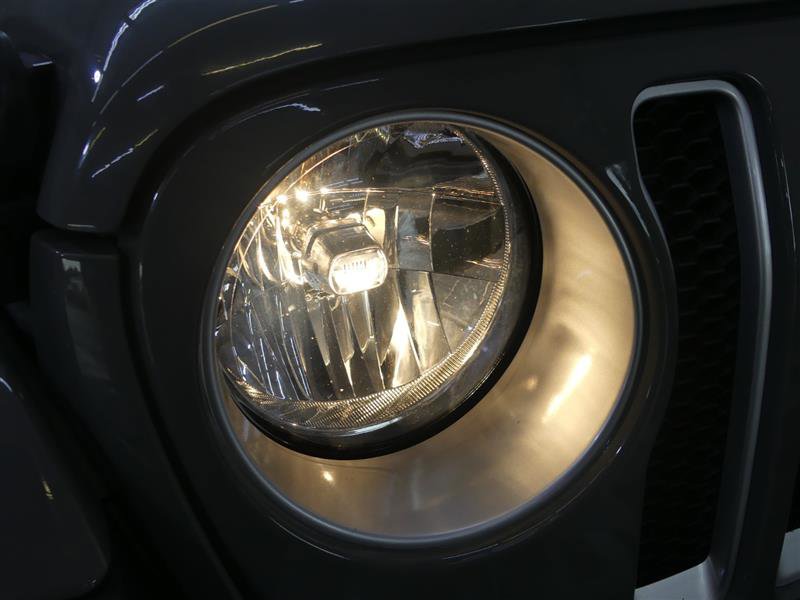 Used 2018 Jeep Wrangler Unlimited Sahara image 14