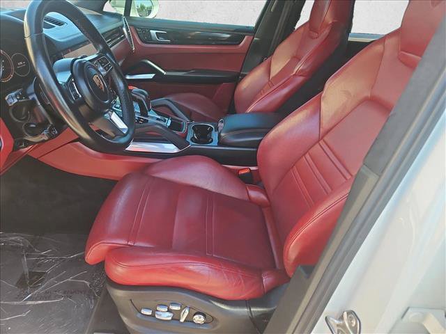 Used 2019 Porsche Cayenne Turbo AWD/4WD image 18