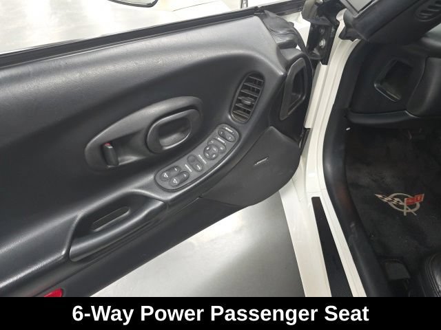 Used 2001 Chevrolet Corvette Convertible w/ Preferred Equipment Group2 RWD image 12