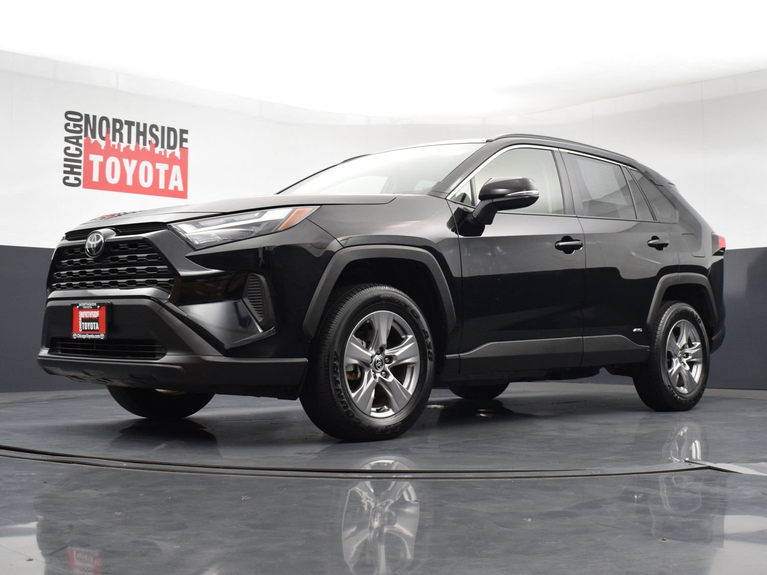 Used 2025 Toyota RAV4 LE AWD/4WD image 30