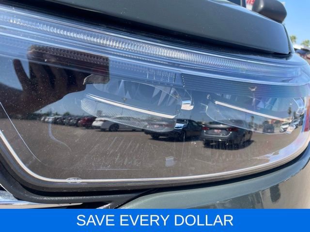 Used 2024 Ford Explorer XLT RWD image 9