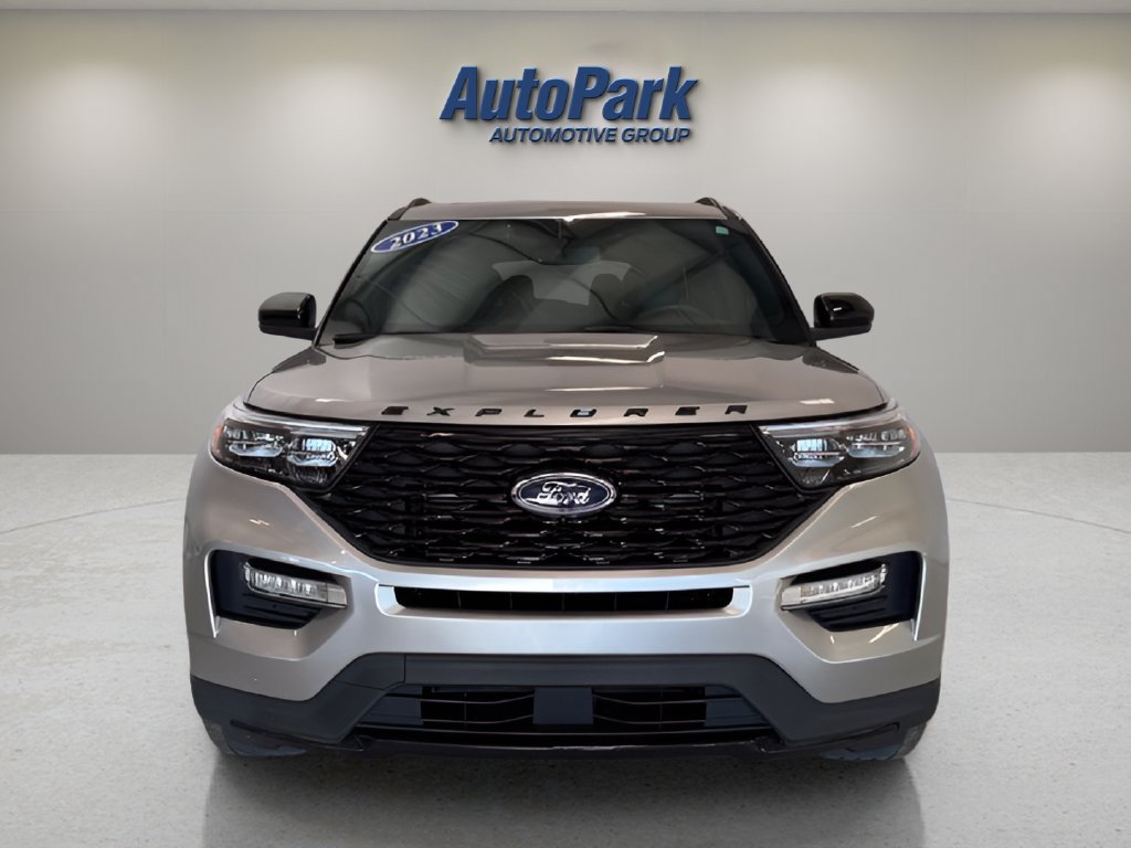 Used 2023 Ford Explorer ST-Line w/ Class IV Trailer Tow Package AWD/4WD image 2