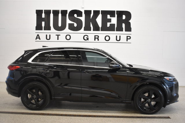 Used 2025 Audi Q5 Prestige AWD/4WD image 2