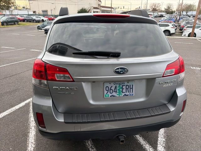 Used 2010 Subaru Outback 2.5i Limited w/ Popular Equipment Group 3B image 7